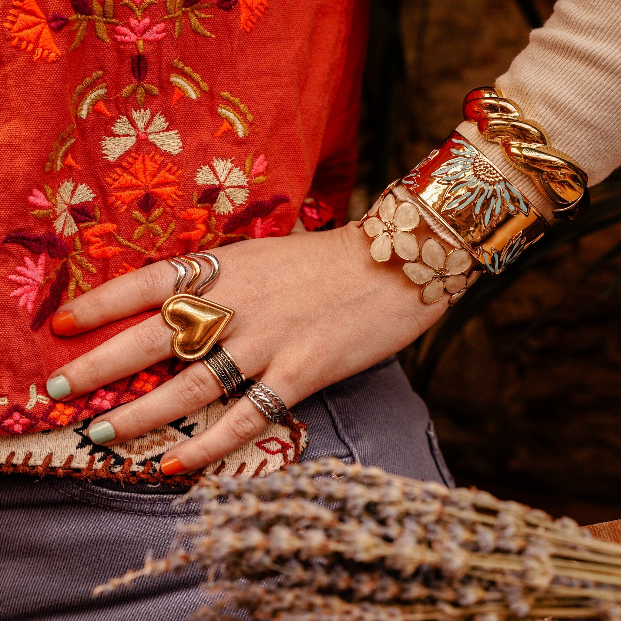 Blazeflower Bracelet - Image 5