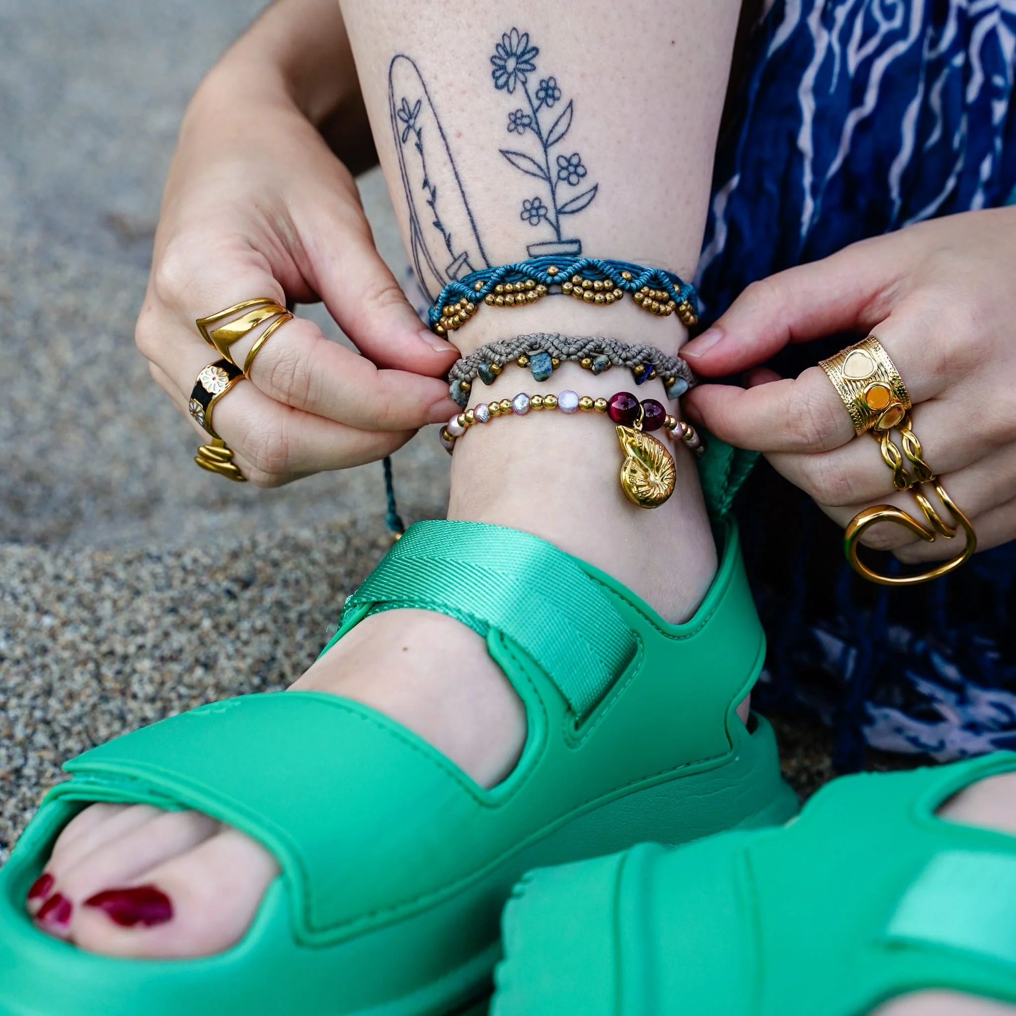 Rose On The Sand Anklet - Image 4